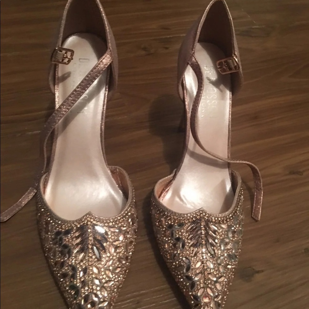 Gold pointed heels